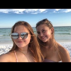 Meet your Posher, Abby